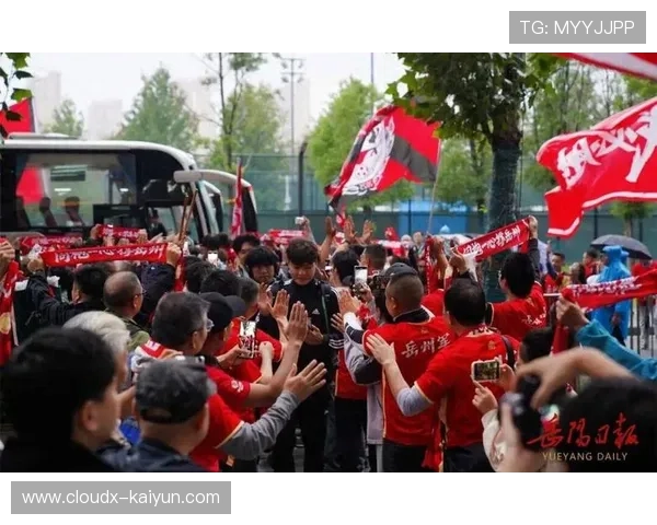 球迷情感共鸣激发赛事热度与观赛吸引力提升研究 球迷情感共鸣激发赛事热度与观赛吸引力提升研究